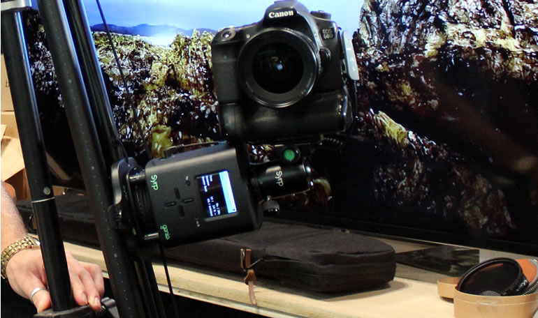 Levi Wallace at the Syrp booth demonstrates two different Syrp setups, with and without using a tripod, and combining the Syrp Magic Carpet, Genie, and Ballhead.